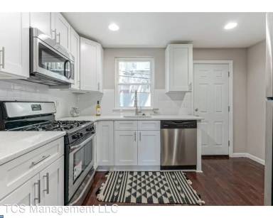 Main picture of 2319 Gerritt St