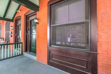 Main picture of 3922 Sansom St