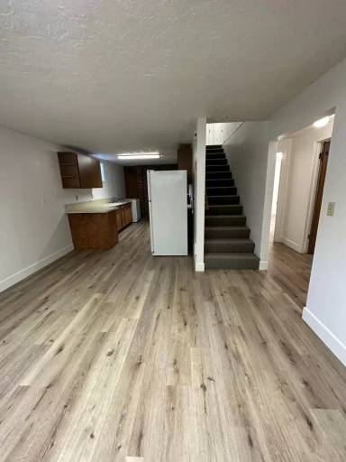 Main picture of 165 N 3rd E