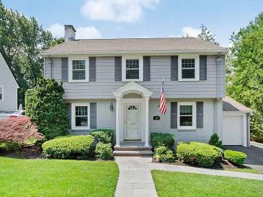 Main picture of 110 Fair Oaks Ave
