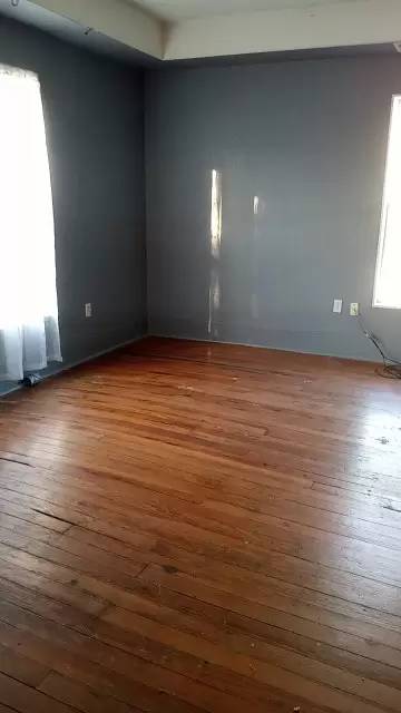 Main picture of 203 W Morrison St