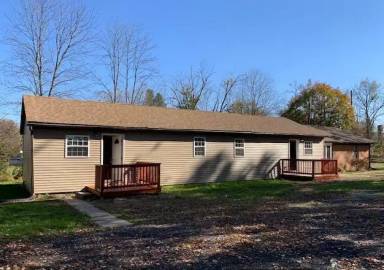 Main picture of 47 Railroad Rd