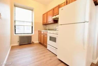 Main picture of 2267 42nd St