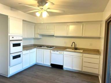 Main picture of 1092 E Main St