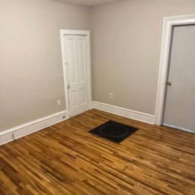 Main picture of 535 7th St NW