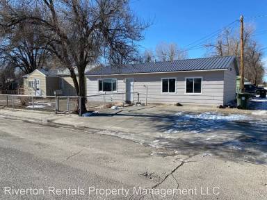 Main picture of 608 N 12th St E