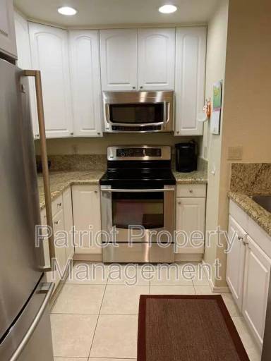 Main picture of Hampton Courts at The Racquet Club