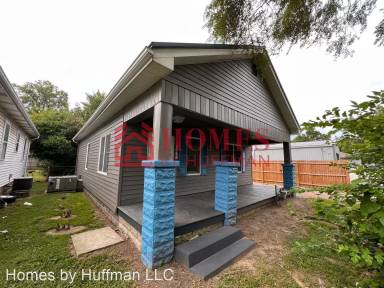 Main picture of 1725 E Maryland St