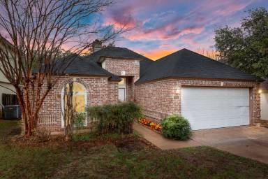 Main picture of 8900 Teresina Dr
