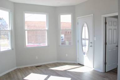 Main picture of 319 Washington St
