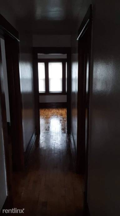 Main picture of 110 E Barrett St