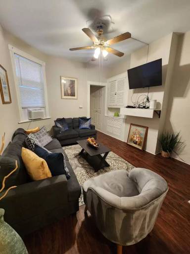 Main picture of 207 Bowers St