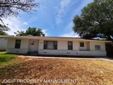 Main picture of 2608 Roseland St