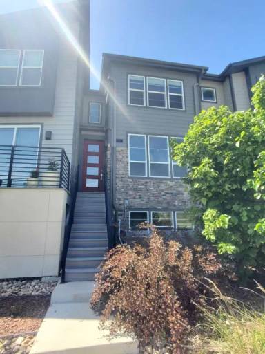 Main picture of 2610 Meadows Blvd
