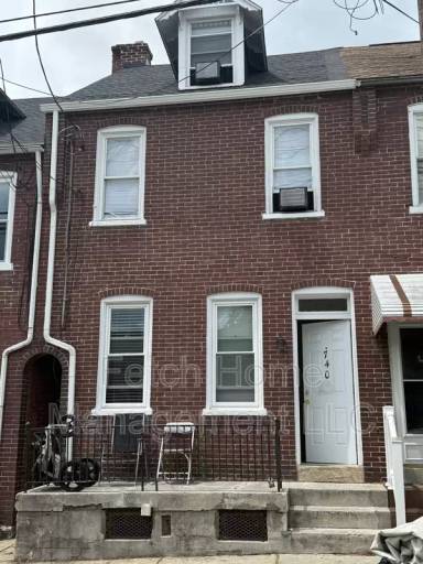 Main picture of 726 S Queen St