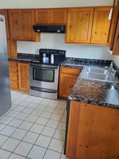 Main picture of 12 Lakeview Ct