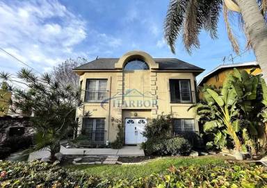 Main picture of 550 W 22nd St