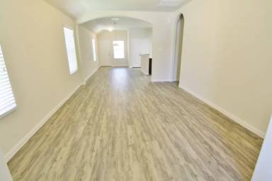 Main picture of Almeda Trace