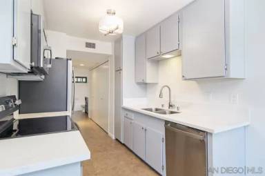 Main picture of 3825 Leland St