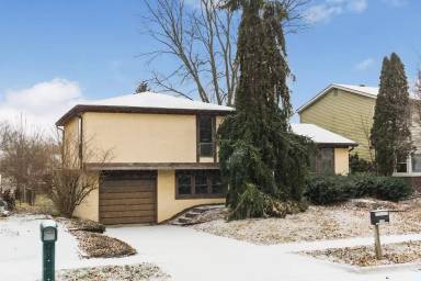 Main picture of 2108 Drumlin Dr