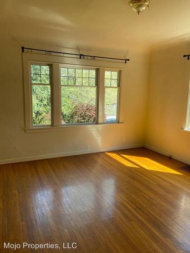 Main picture of 3037 3rd Ave W