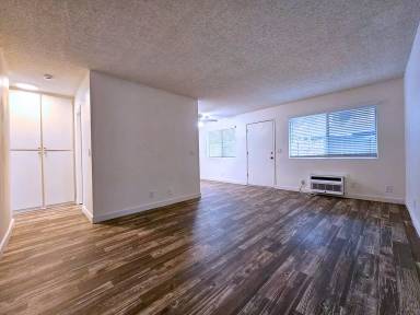 Main picture of 325 Parkett Ln