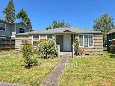 Main picture of 2305 NW Fillmore Ave