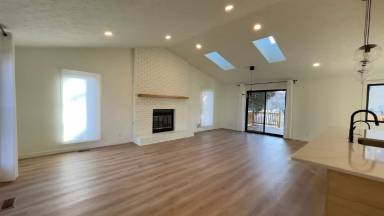 Main picture of 235 Jennings St