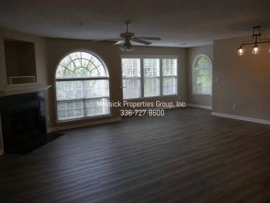 Main picture of 424 Ivy Glen Dr