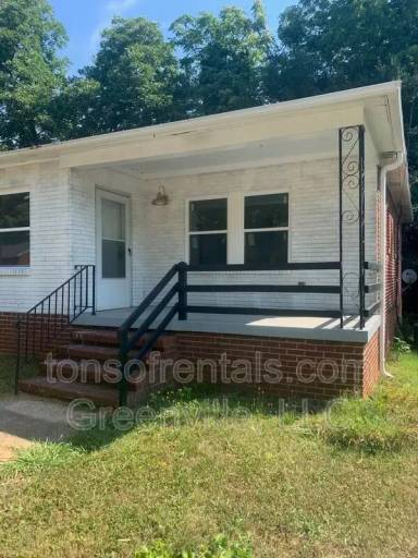 Main picture of 609 Salem St