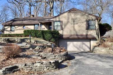 Main picture of 220 Hilton Ave