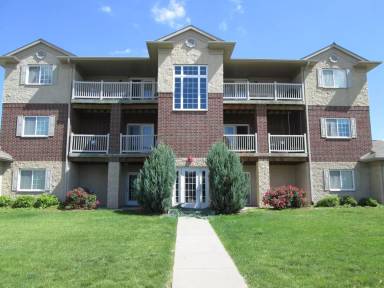 Main picture of 870 W Cherry St