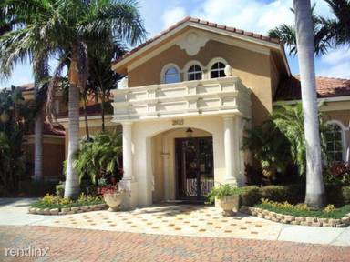Main picture of 805 Villa Cir