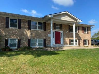 Main picture of 1107 N Bradley Ave