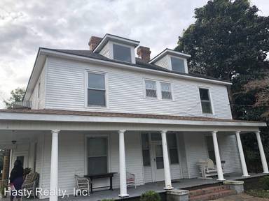 Main picture of 221 E Covington St