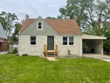 Main picture of 832 E 45th Ave