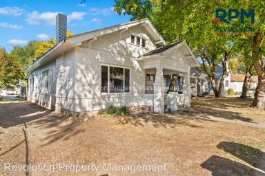 Main picture of 920 Capitol St