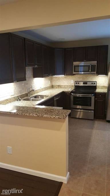 Main picture of 415 1/2 Eldridge Ave