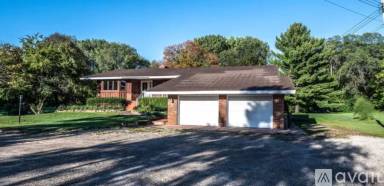 Main picture of 20213 Chippendale Ave W