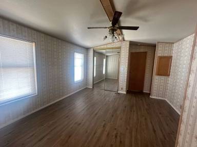 Main picture of 595 SW Birch Pl