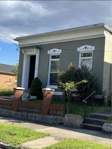 Main picture of 718 Lampton St