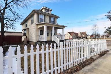 Main picture of 220 SW 3rd St