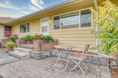 Main picture of 2534 SE 30th Ave