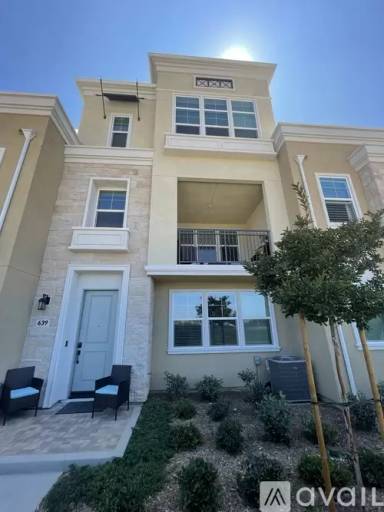Main picture of 639 Winchester Dr