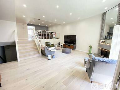 Main picture of 4640 Glencoe Ave