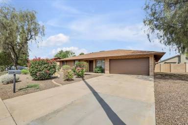 Main picture of 4924 E Marconi Ave