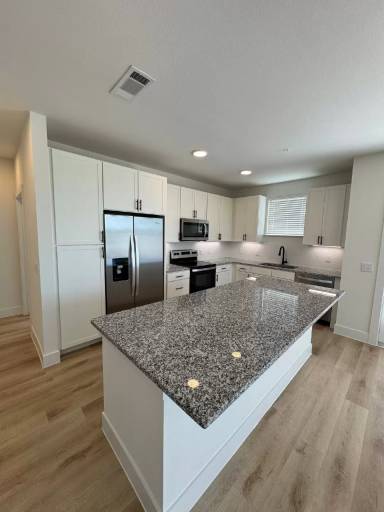 Main picture of 2343 Portman Ave