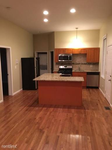 Main picture of 2955 N Spaulding Ave