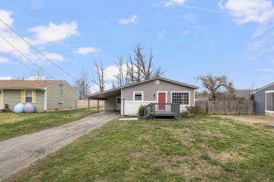 Main picture of 1002 Circle Dr