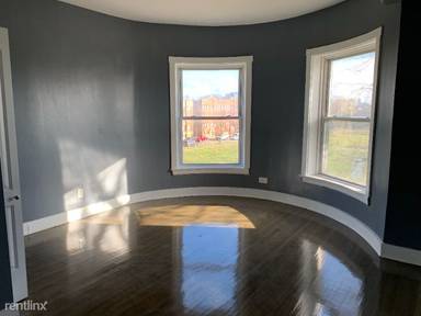 Main picture of 6014 S Calumet Ave